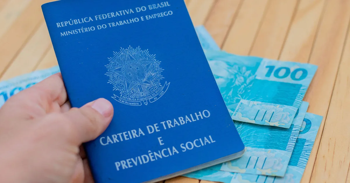 Leia mais sobre o artigo LEI COMPLEMENTAR N° 825, DE 31 DE MARÇO DE 2023