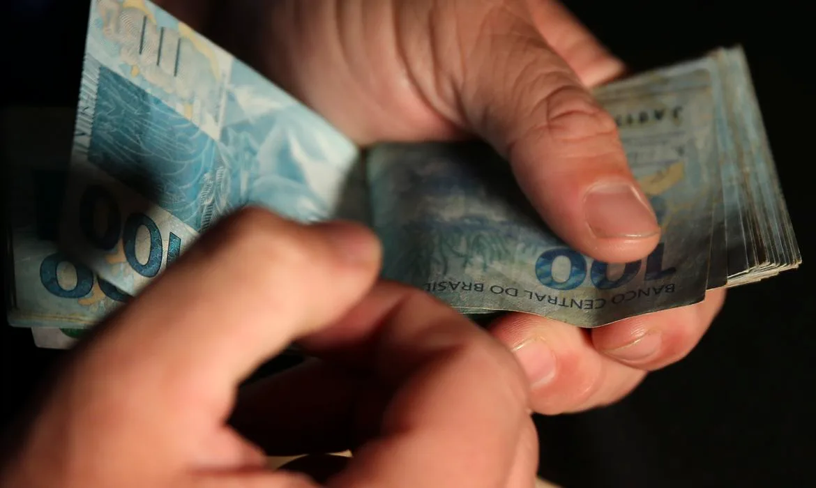 Leia mais sobre o artigo Piso salarial de Santa Catarina é atualizado